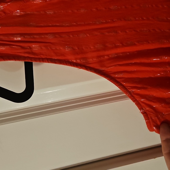 Crown & Ivy 2X Vibrant Coral Red Sleeveless Top with Silver Embellishments NWOT - Picture 4 of 7